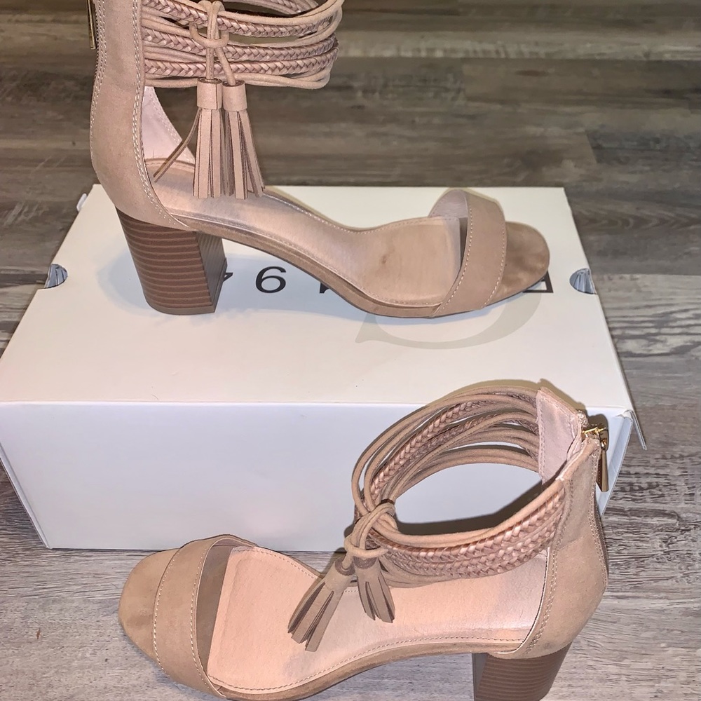 VGUC Strappy Wedge Sandals 7